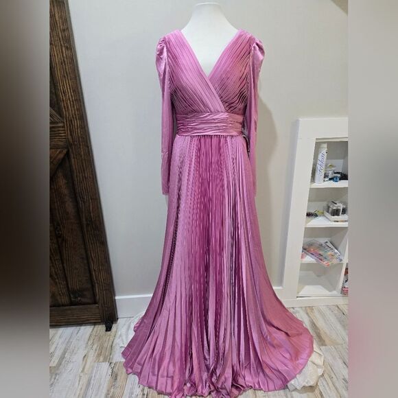 Mac Duggal 26542 Pleated Long Sleeve V-Neck Gown NWT size 8 Lilac/Pink - Picture 4 of 6
